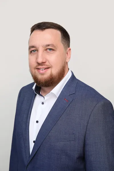 Олег Коновалов