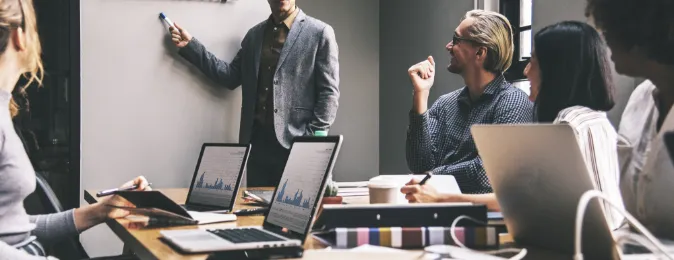 ИТ-услуги и решения <br/> для финансовой отрасли 